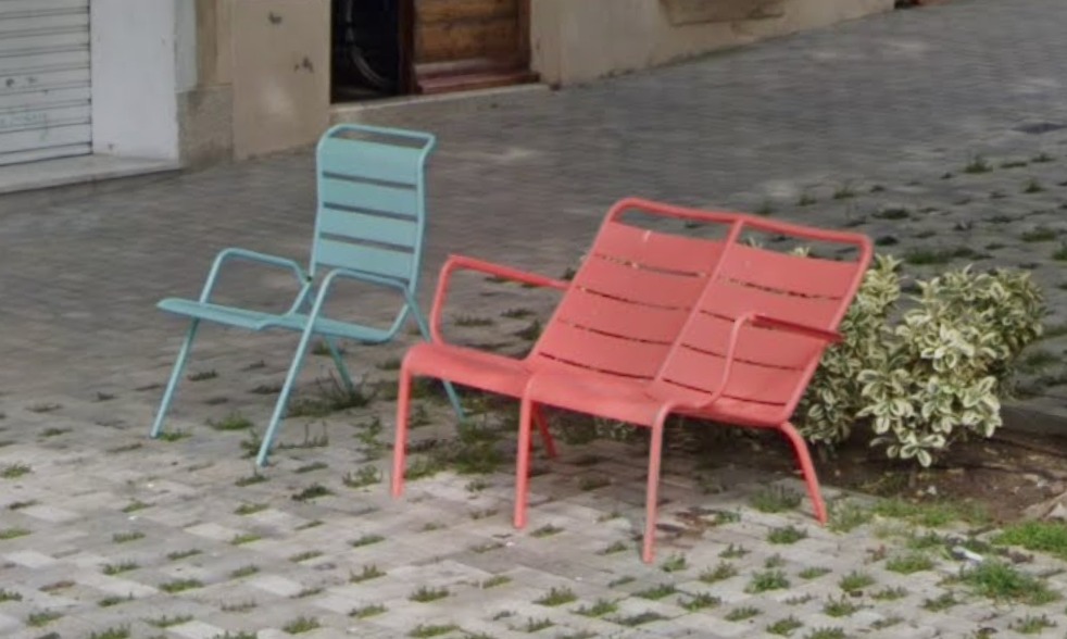 Imatge pels mitjans: Mobiliari exterior Casal de Joves